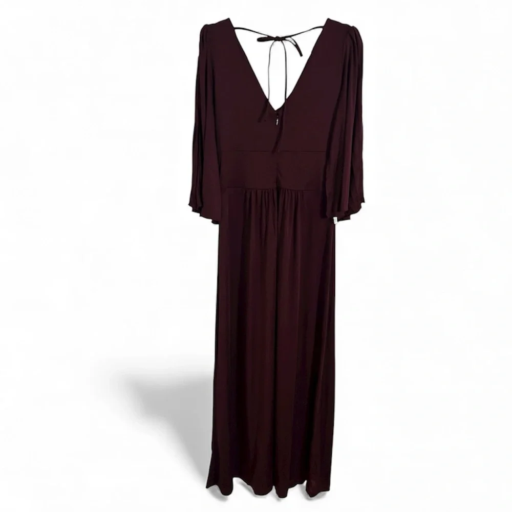 Elegant Burgundy Maxi Dress - Picture 2 of 8